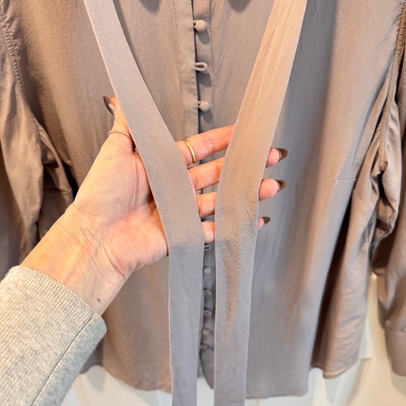 Woman's Silk Blouse, Gray/Lavender, Size 16, Boden USA - Picture 4 of 11